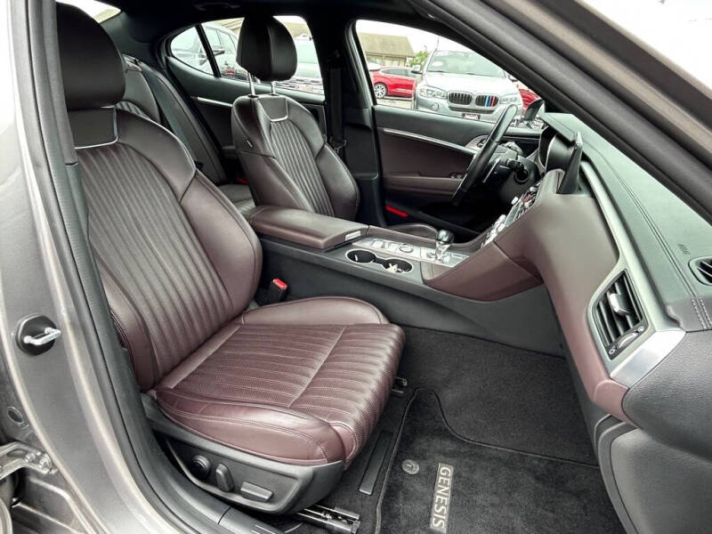 2022 Genesis G70