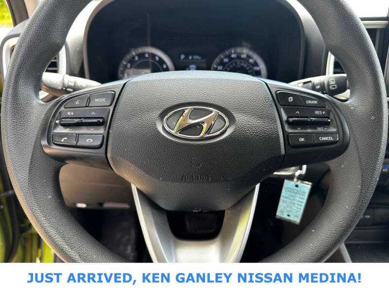 2022 Hyundai Venue SE