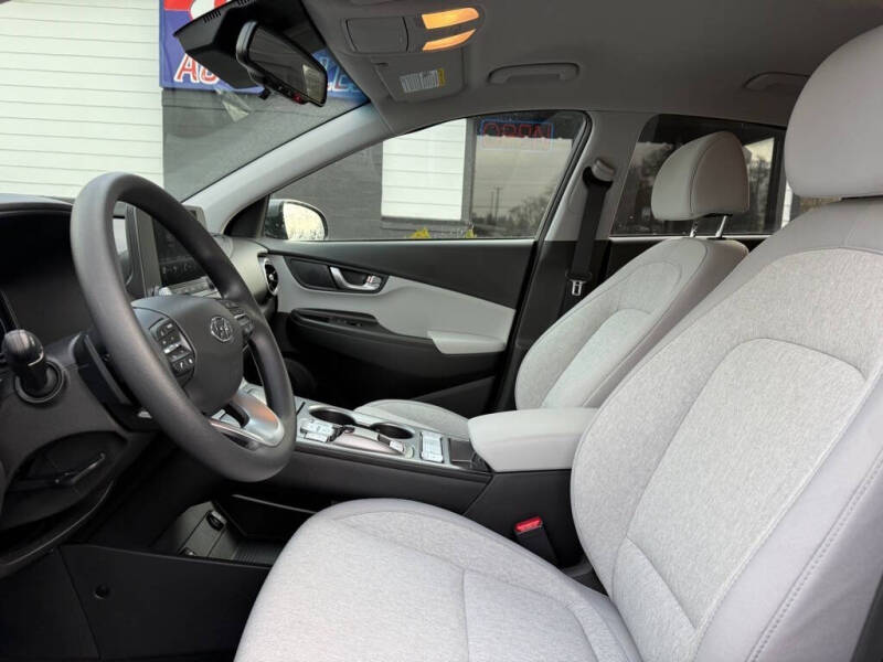 2023 Hyundai Kona Electric SE