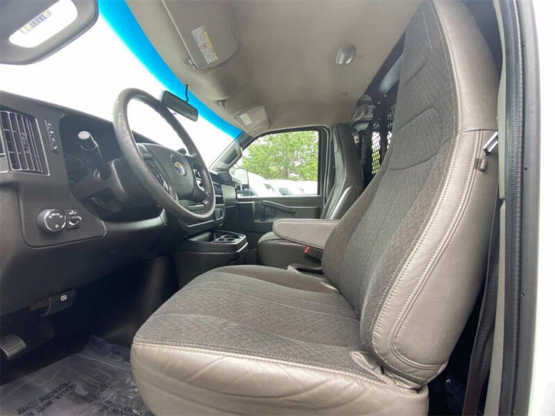 2023 Chevrolet Express 2500