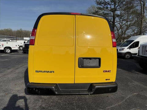 2022 GMC Savana 2500