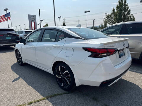 2025 Nissan Versa SR