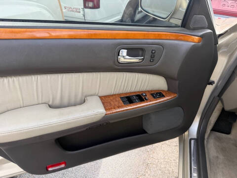 2000 Infiniti Q45