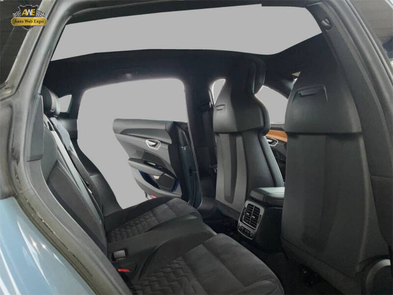 2023 Audi e-tron GT quattro Premium Plus