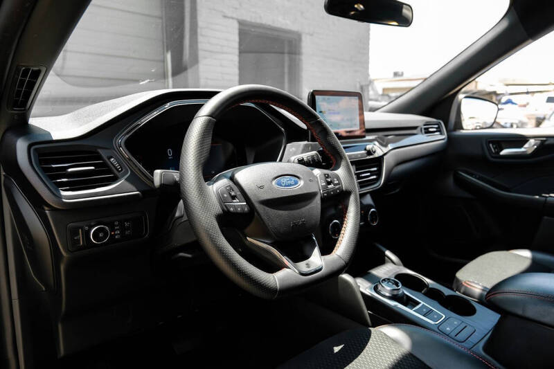 2025 Ford Escape ST-Line Select