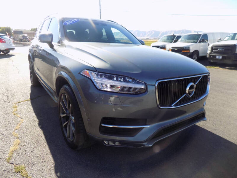 2017 Volvo XC90 Momentum