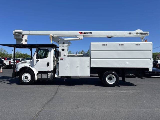 2017 Freightliner M2 106