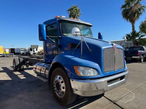 2011 Kenworth T370 for sale at Ray and Bob's Truck & Trailer Sales LLC in Phoenix AZ