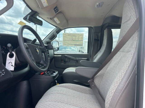 2025 Chevrolet Express 3500