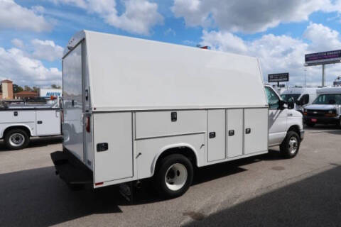 2023 Ford E-Series E-450 SD