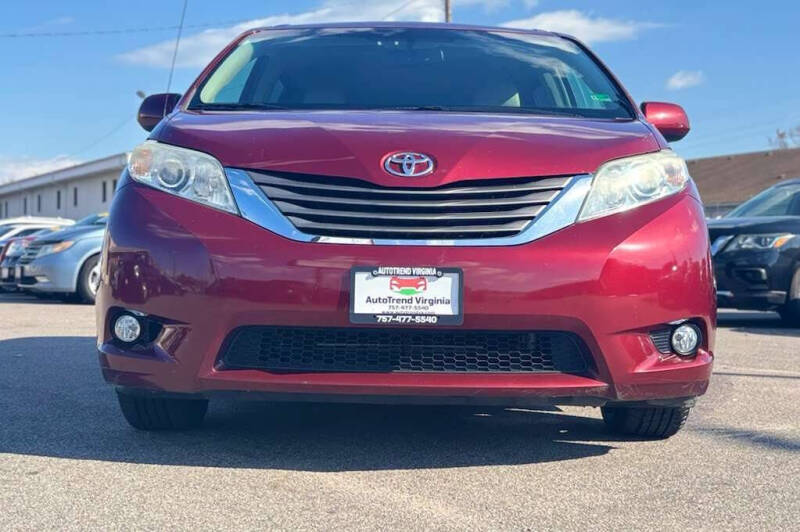 2012 Toyota Sienna XLE 8-Passenger