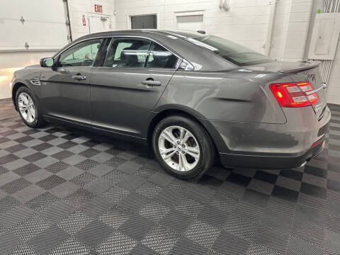 2018 Ford Taurus SEL