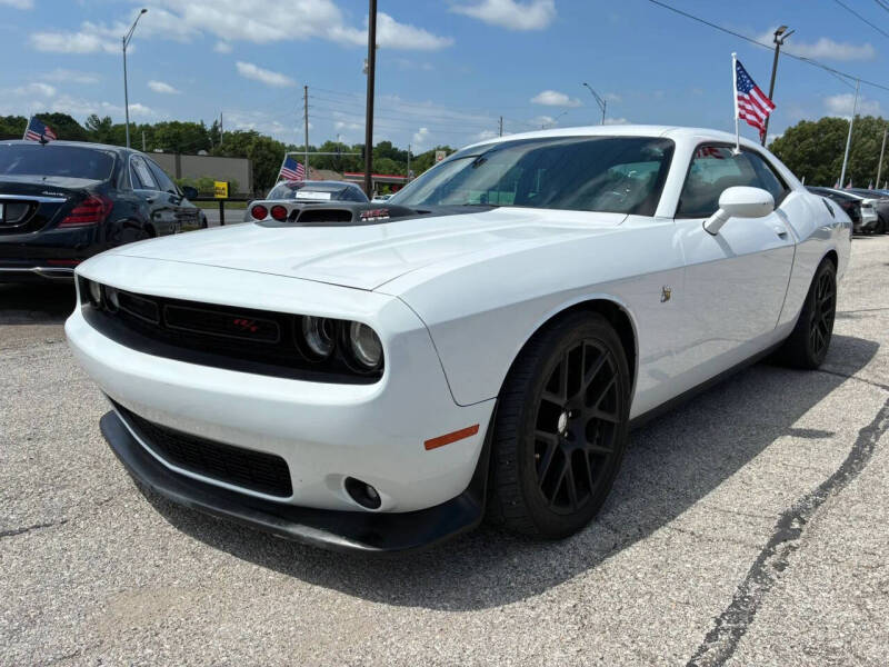2015 Dodge Challenger R/T Scat Pack Shaker