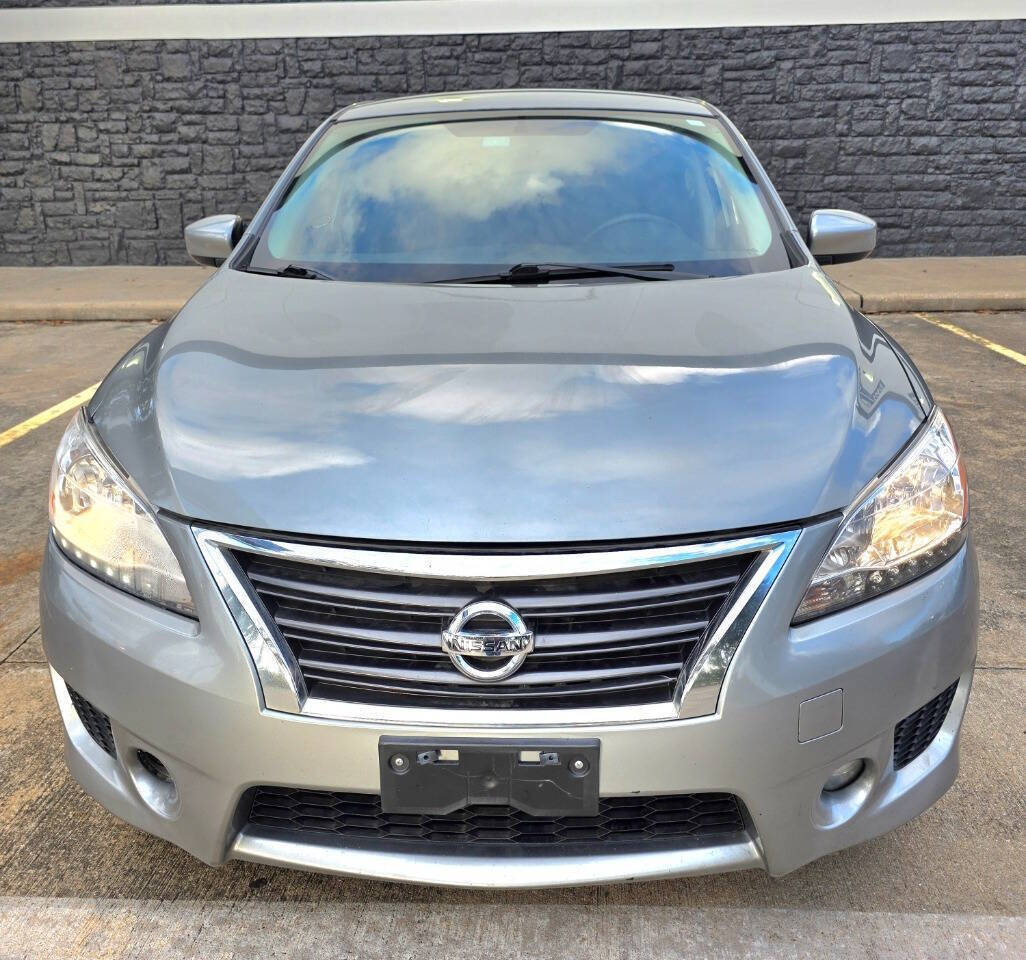 2014 Nissan Sentra SR 4dr Sedan - Silver exterior view 7