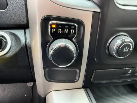 2017 RAM 1500 SLT