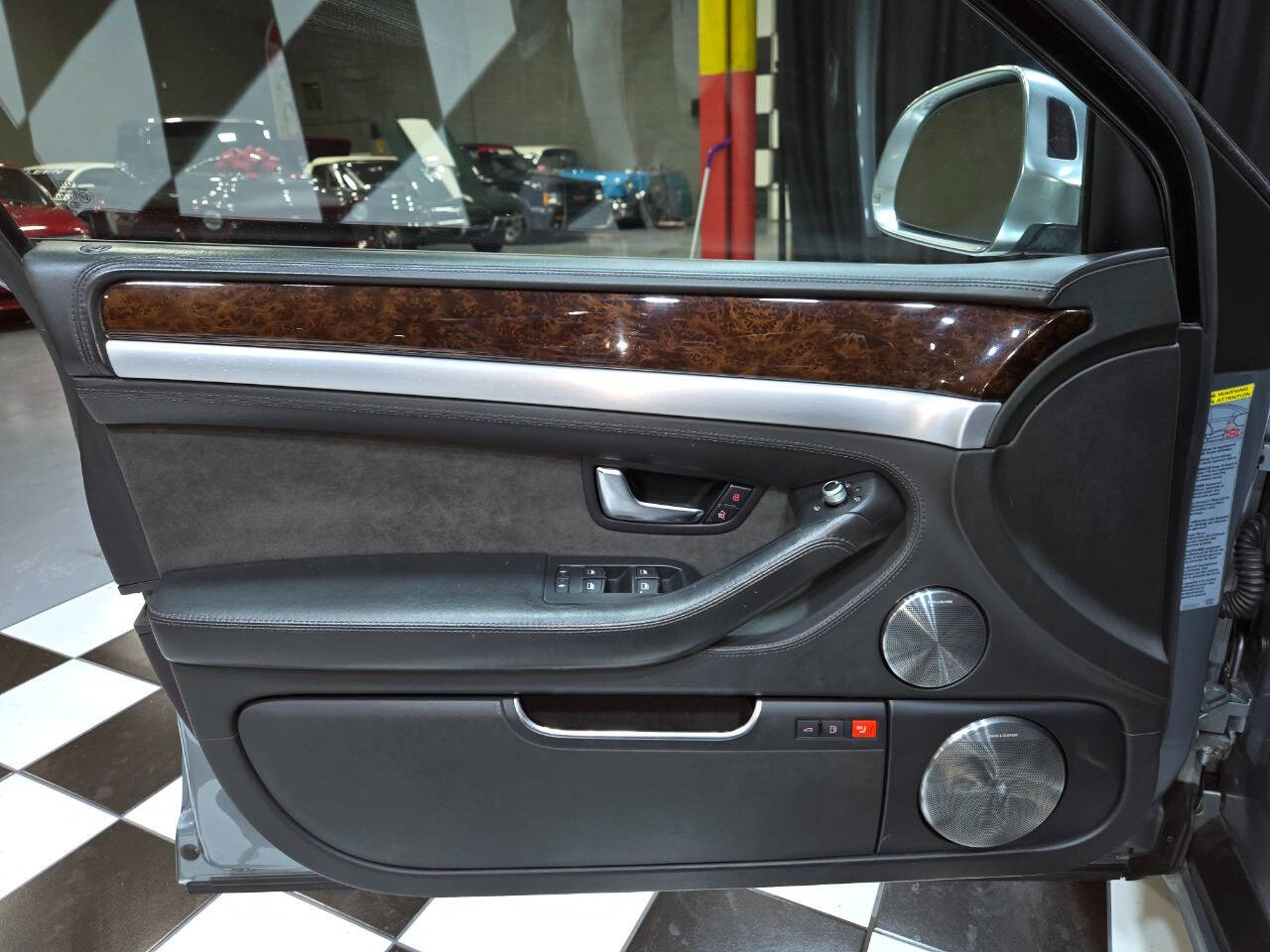 2008 Audi S8 65