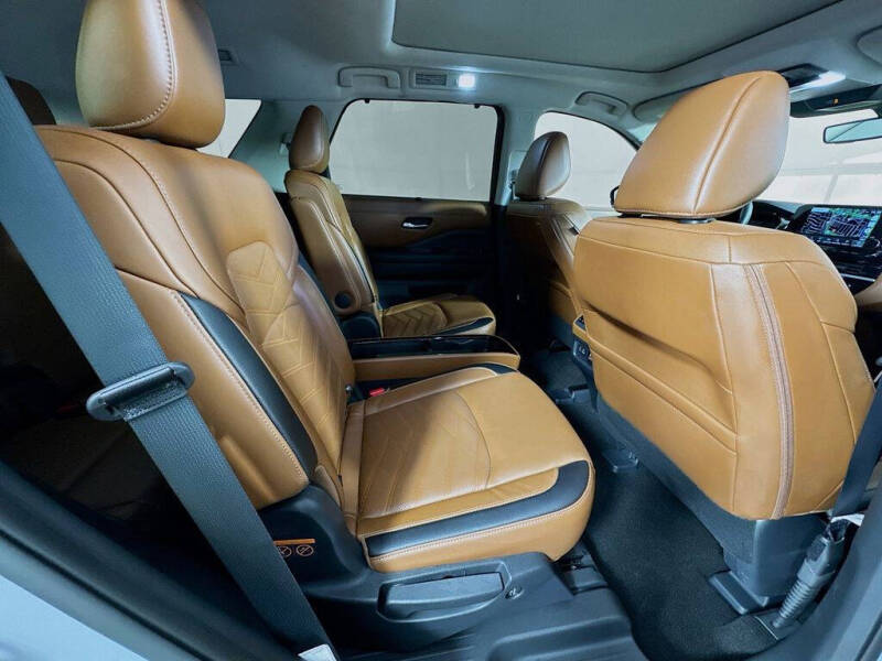 2024 Nissan Pathfinder Platinum