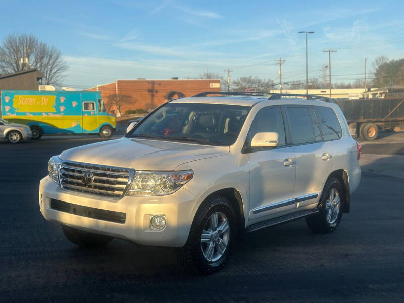 2015 Toyota Land Cruiser Base's photo