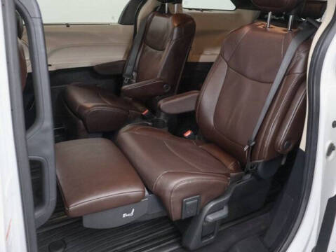 2024 Toyota Sienna Platinum 7-Passenger