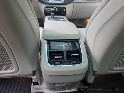 2016 Volvo XC90 T6 Momentum