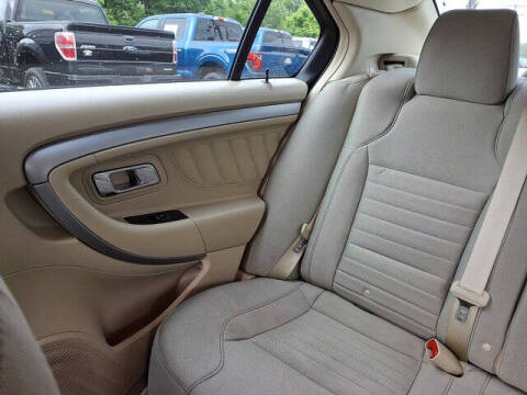 2017 Ford Taurus SE