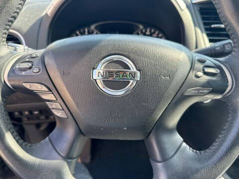 2018 Nissan Pathfinder SL