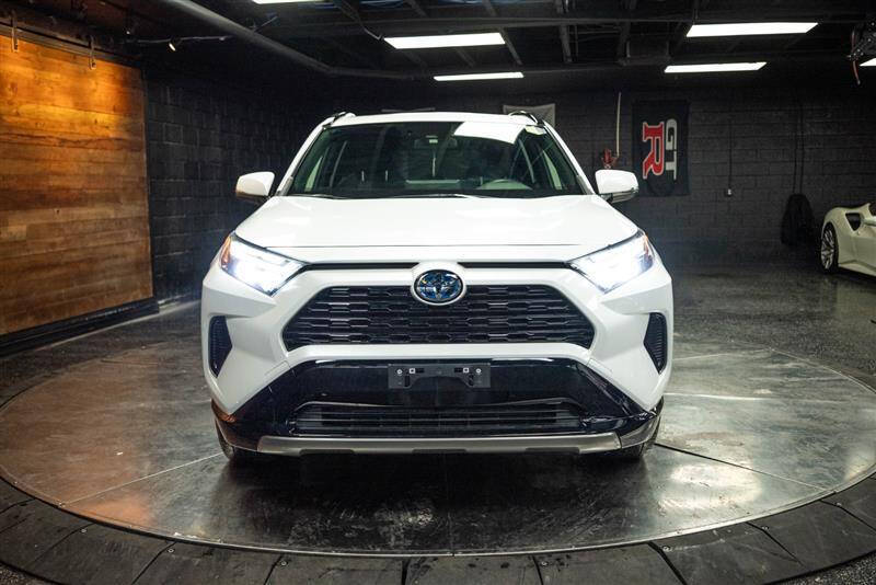 2024 Toyota RAV4 Hybrid SE