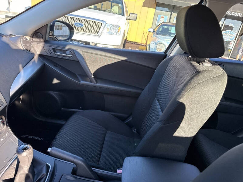 2013 Mazda MAZDA3 i Touring