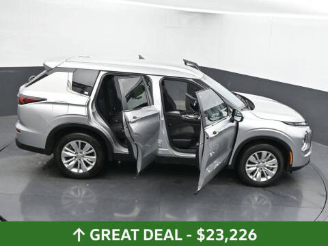 2025 Mitsubishi Outlander ES