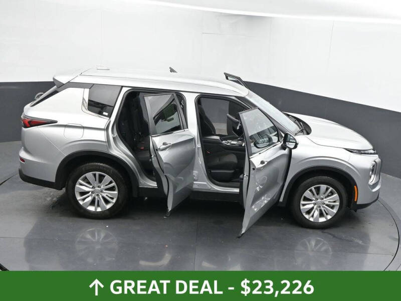 2025 Mitsubishi Outlander ES