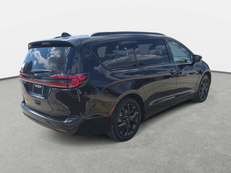 2027 Chrysler Pacifica Limited