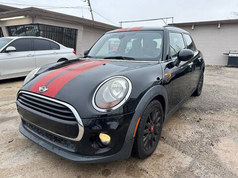 2016 MINI Hardtop 4 Door for sale at Credit Connection Sales in Fort Worth TX