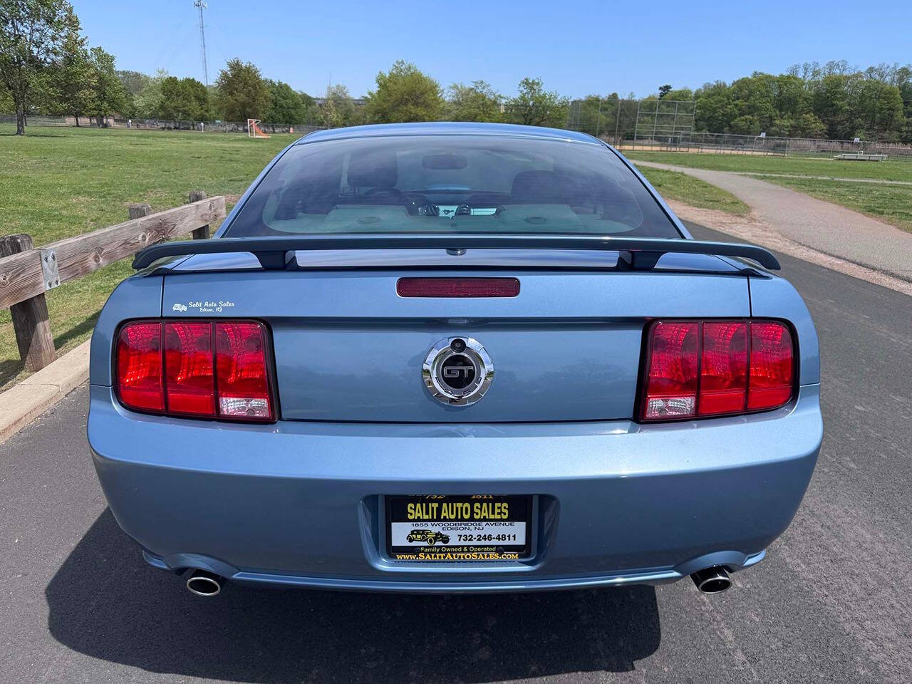 2007 Ford Mustang 35