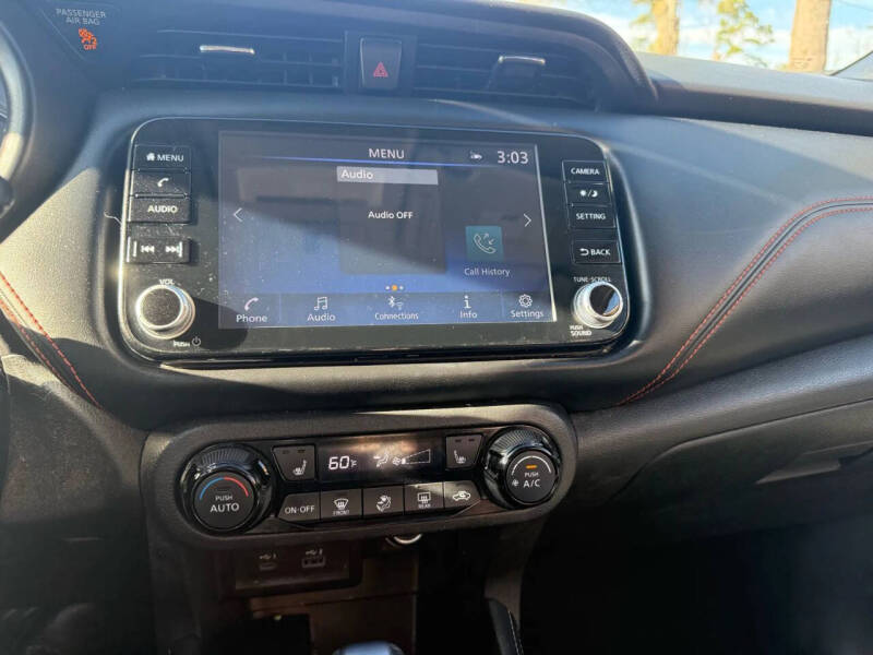 2021 Nissan Kicks SR