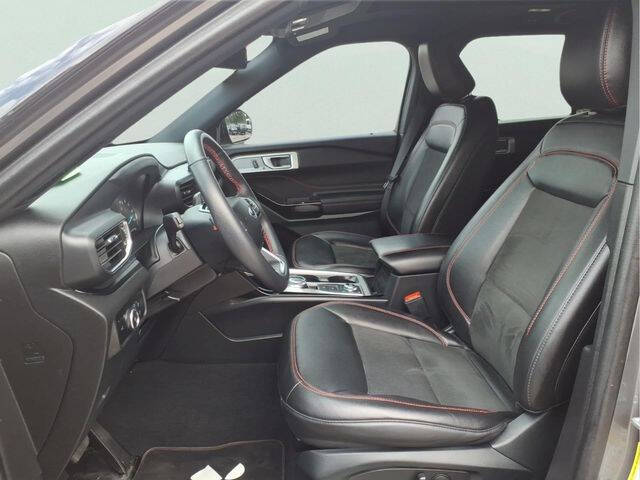 2024 Ford Explorer ST-Line