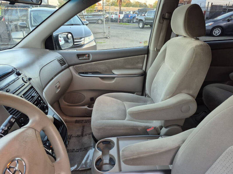 2007 Toyota Sienna LE 7-Passenger