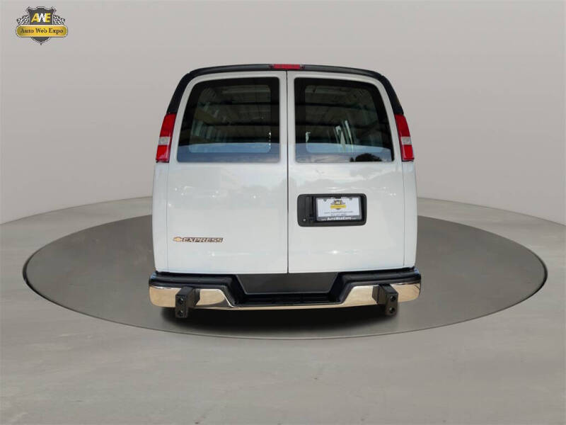 2023 Chevrolet Express 2500