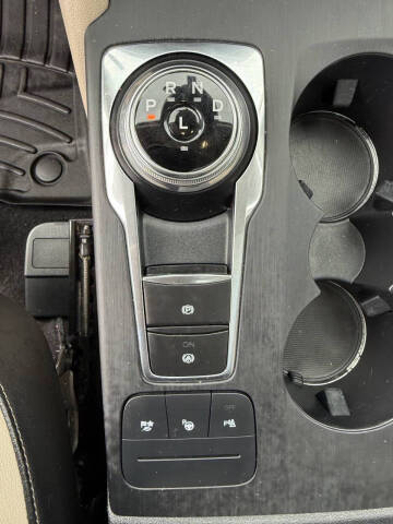 2020 Ford Escape Hybrid Titanium