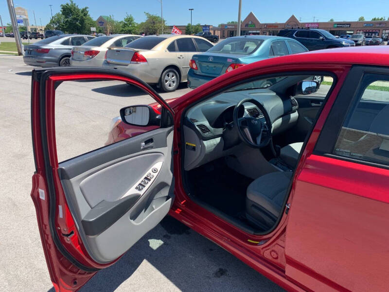 2016 Hyundai Accent SE