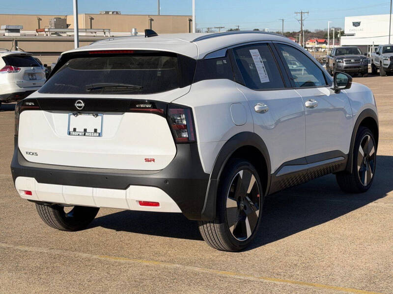 2026 Nissan Kicks SR
