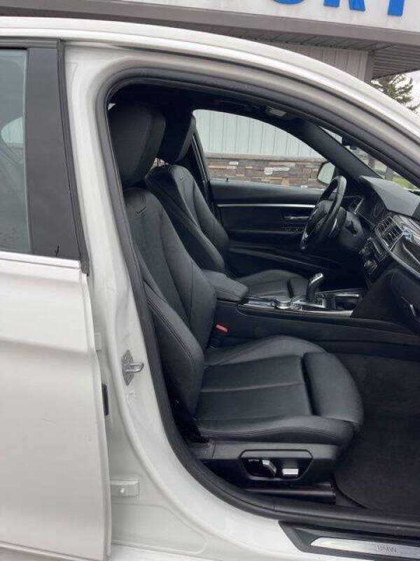 2017 BMW 3 Series 330i