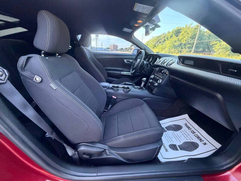 2017 Ford Mustang V6