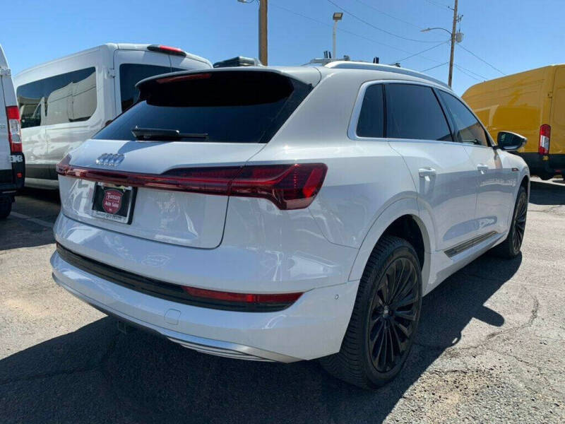 2019 Audi e-tron quattro Prestige