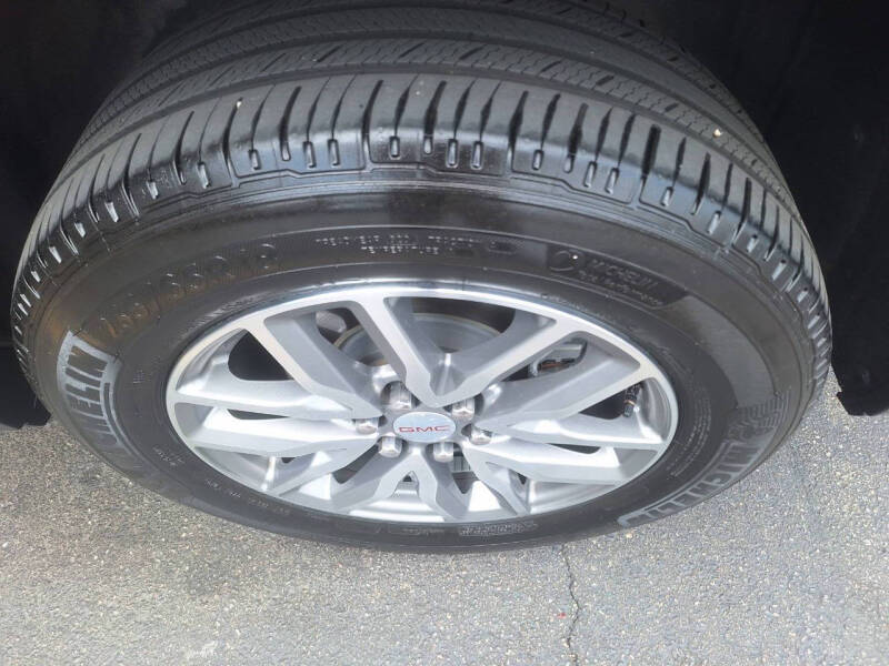 2017 GMC Acadia SLE-2