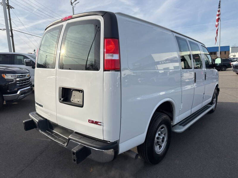2024 GMC Savana 2500