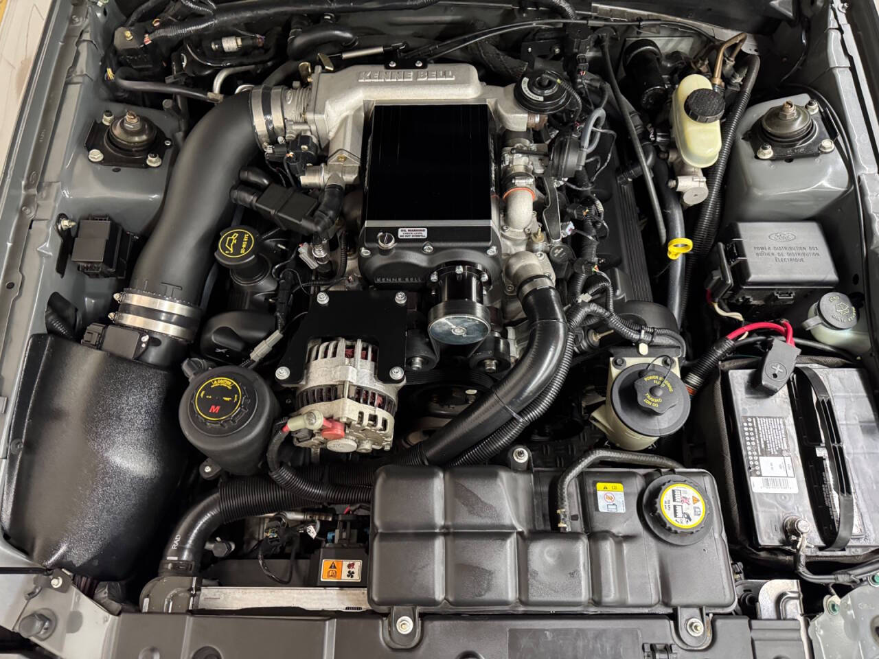 2002 Ford Mustang 38