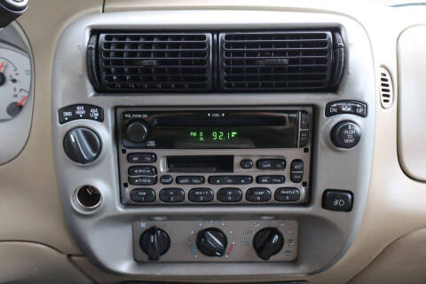 2003 Ford Explorer Sport Trac XLS