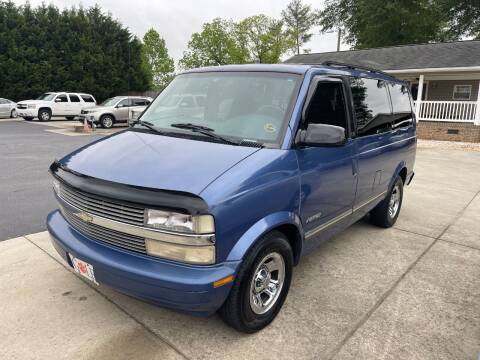1996 Chevrolet Astro for sale at Getsinger's Used Cars in Anderson SC
