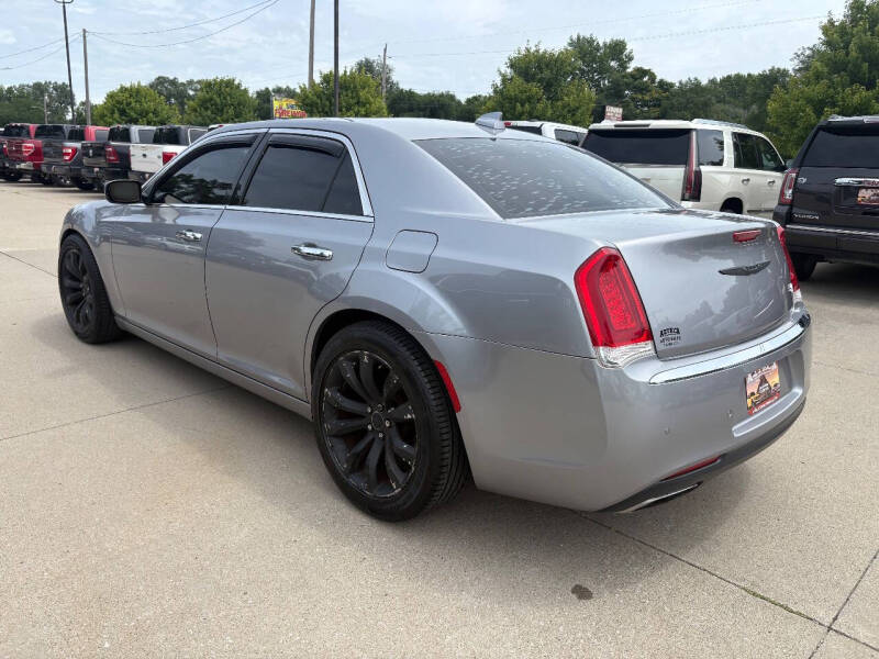 2017 Chrysler 300 C