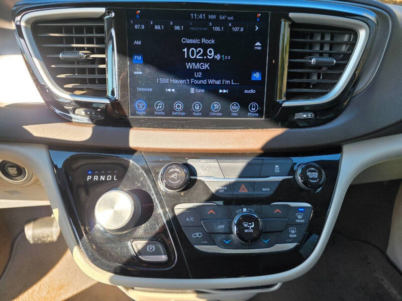 2017 Chrysler Pacifica Touring